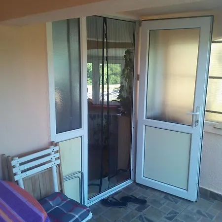 Ana's * Konstanca